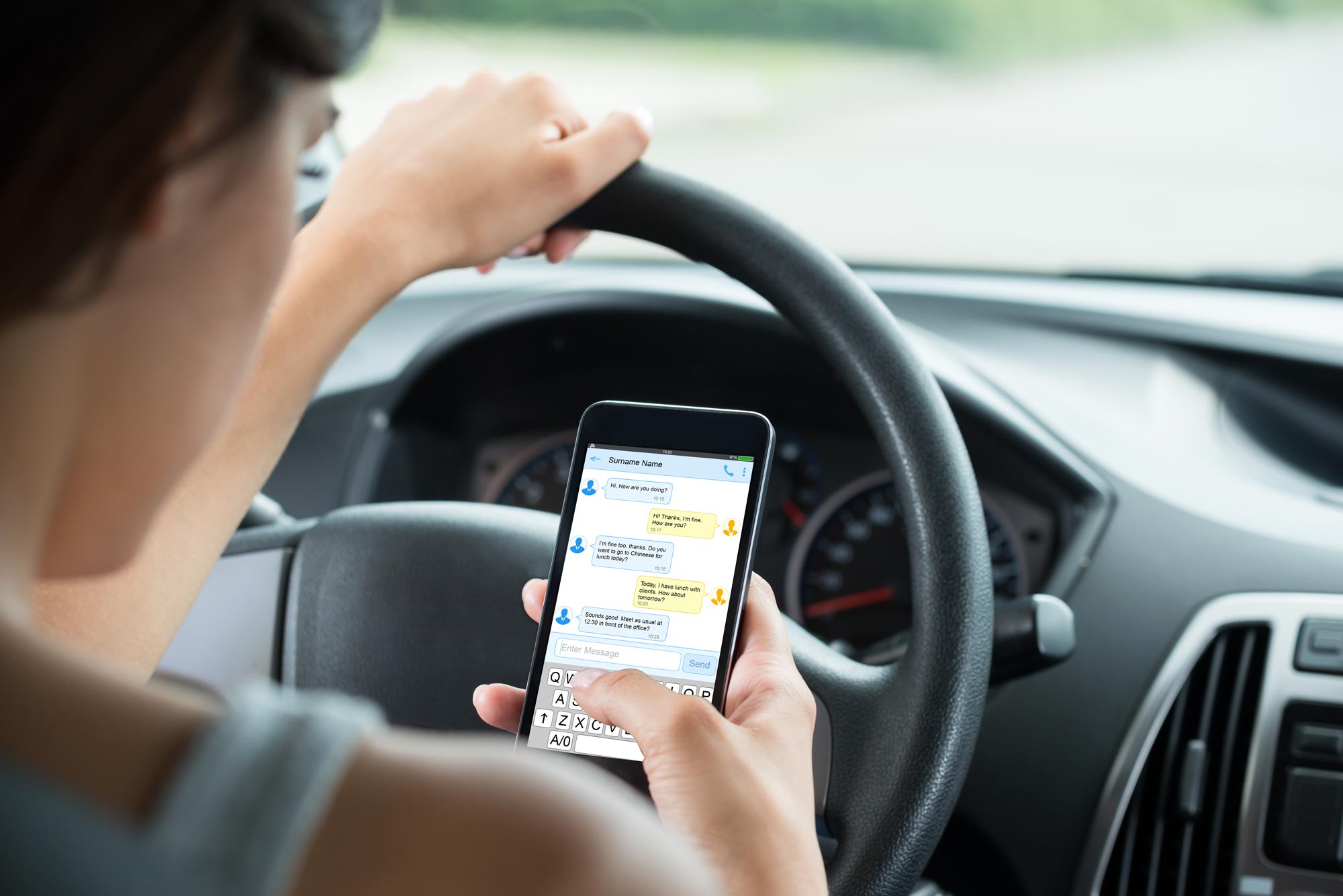 never-text-or-look-at-phone-while-driving