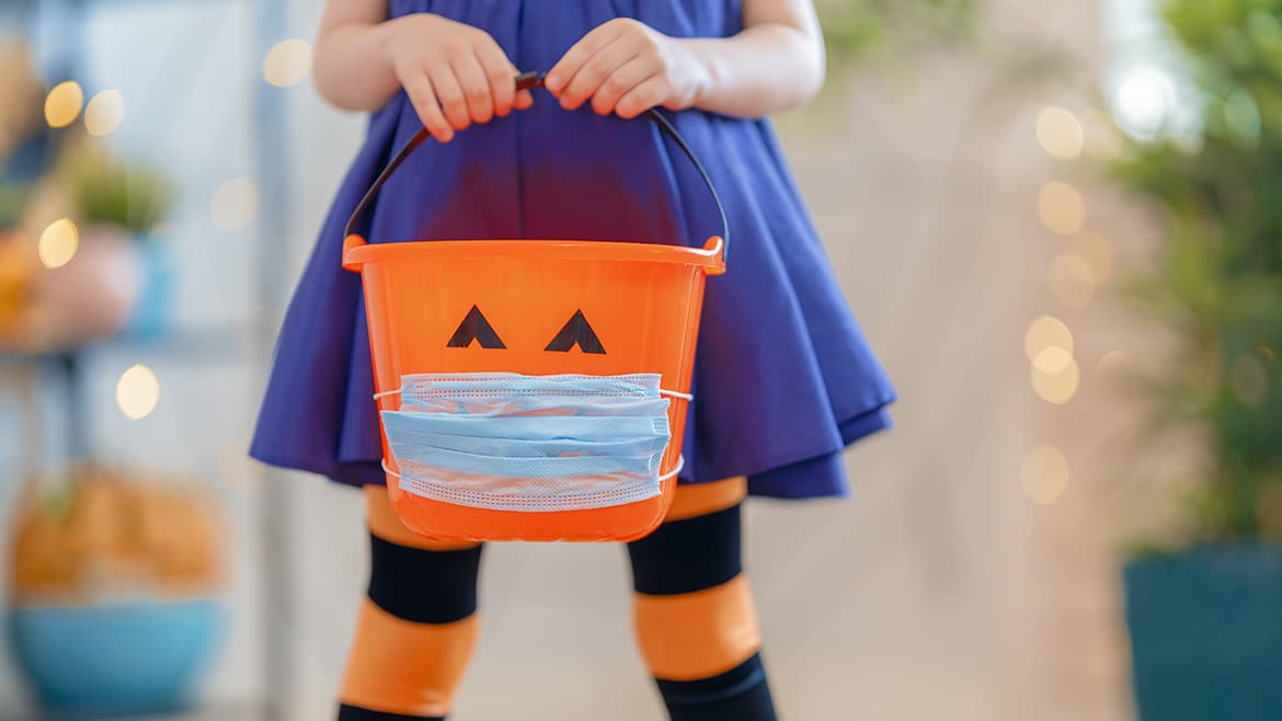How To Safely Trick-Or-Treat this Halloween